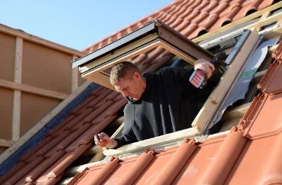 Pose de fenêtres de toit Velux à Eclose-Badinières